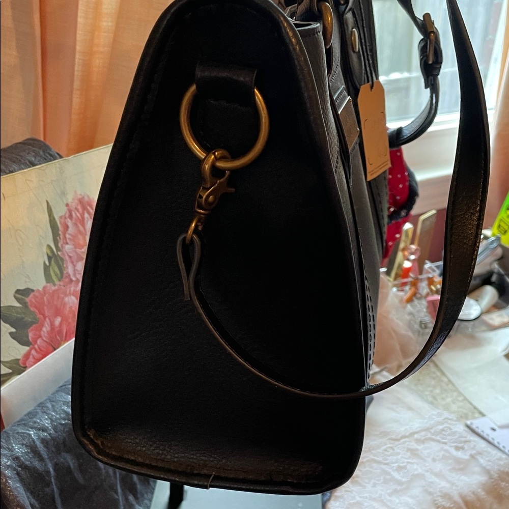 Black Frye and Co Vegan Leather Tote Bag - Picture 4 of 15